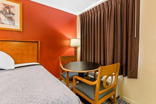 Americas Best Value Inn - Athens image 8